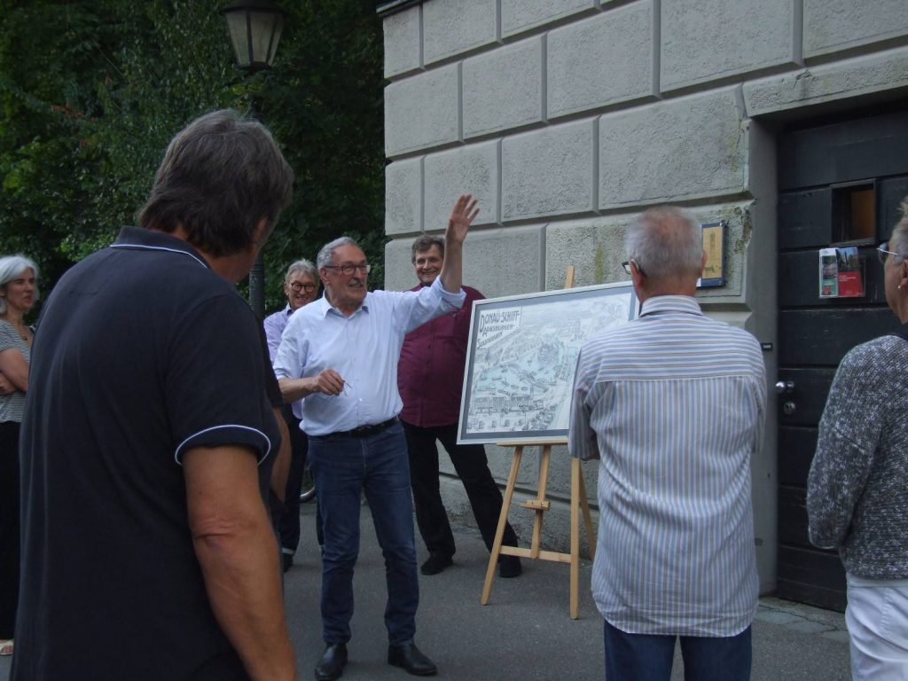 Kurt Idrizovic erklärt den St-Jakobs-Wasserturm